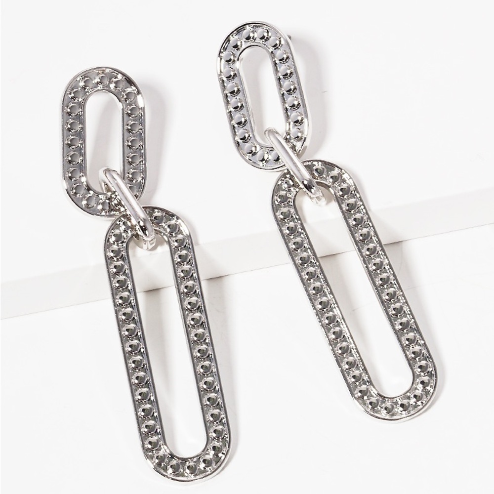 Link chain and textured, post drop earrings (pierced)
(New)